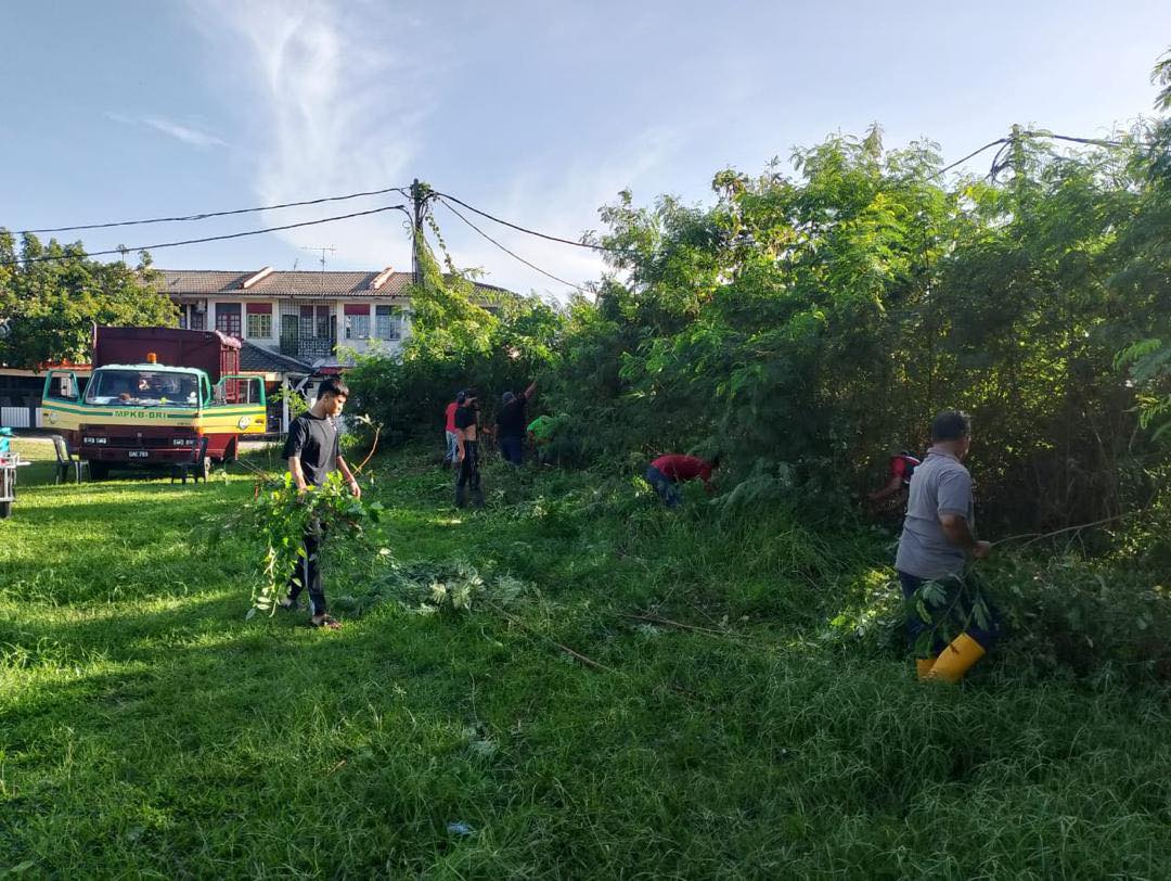  PROGRAM GOTONG ROYONG PERDANA DALAM KAWASAN TANJONG MAS, KOTA BHARU OLEH MPKB-BRI BERSAMA JAWATANKUASA PENDUDUK (JKP TG MAS)