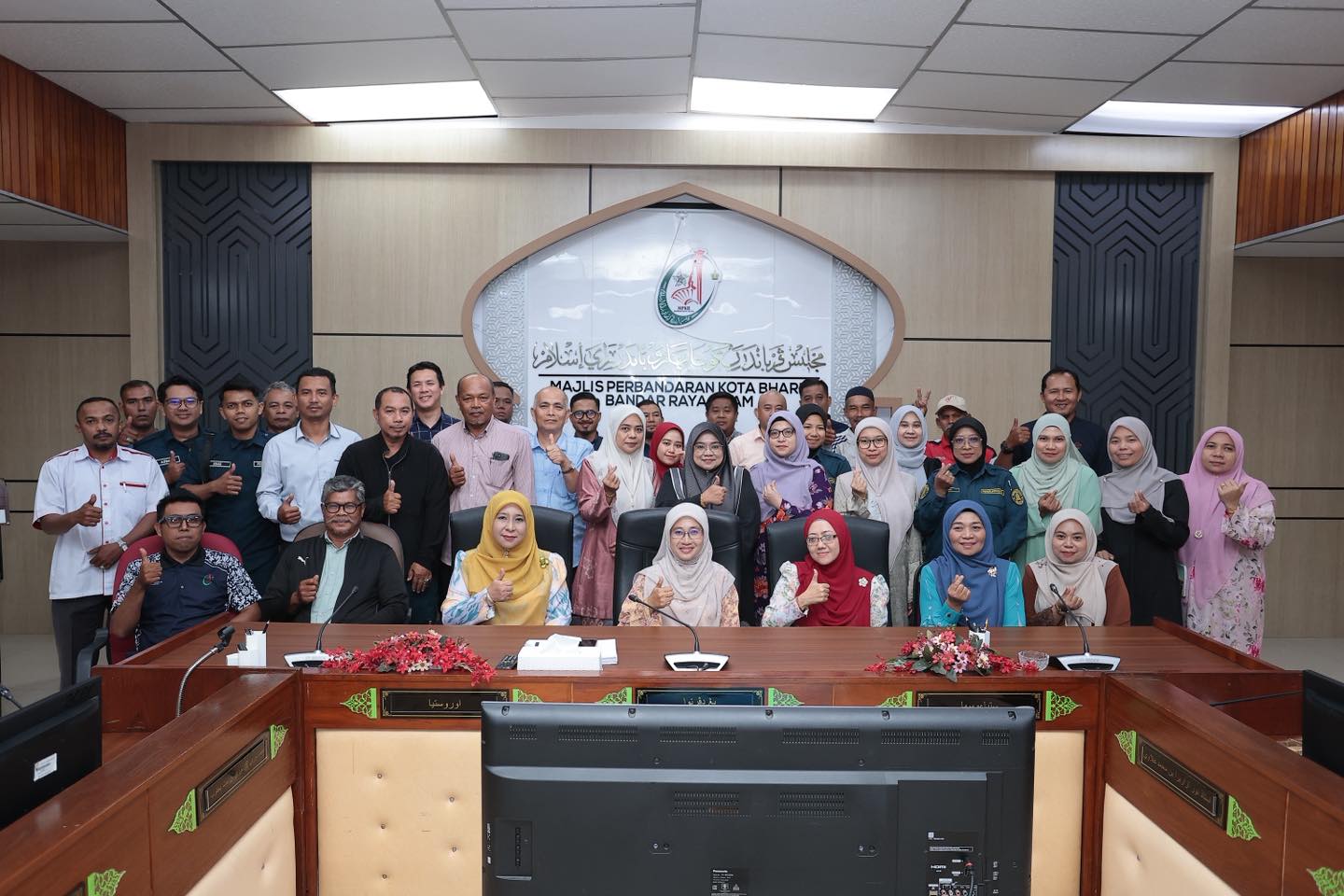 KURSUS KESEJAHTERAAN PSIKOLOGI DAN KESERONOKAN BEKERJA 