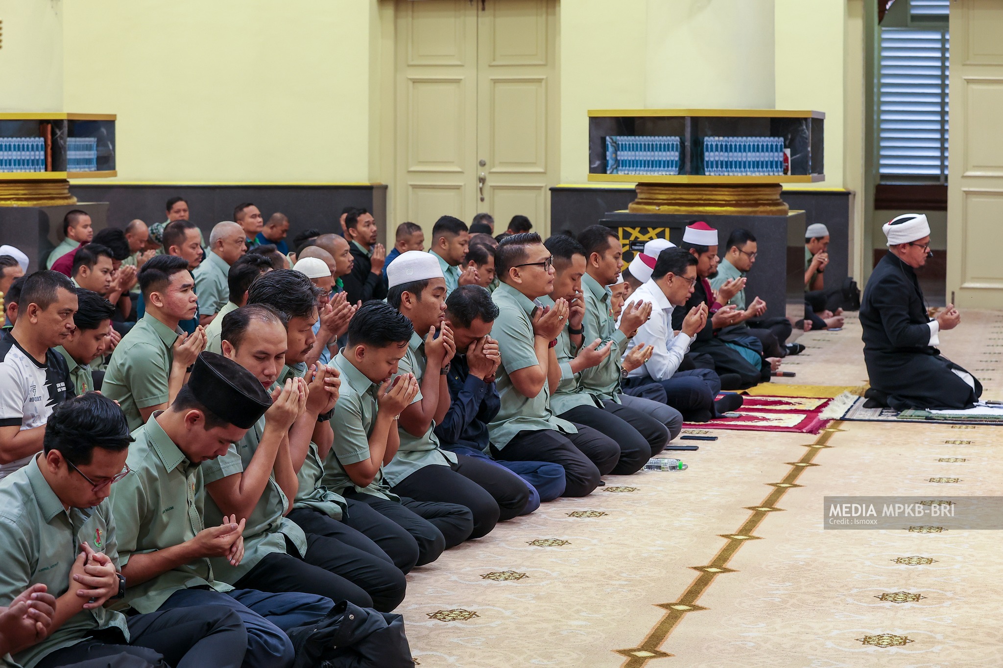 SOLAT%20DHUHA%20MASJID%20MUHAMMADI6